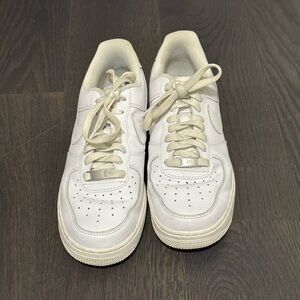 NIKE White Air Forces | Women’s 9.5